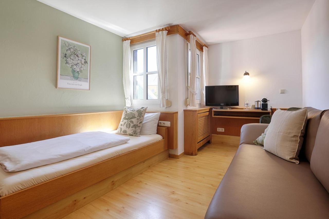 Landhotel Schwab - By Homekeepers Schwarzach am Main Exterior foto